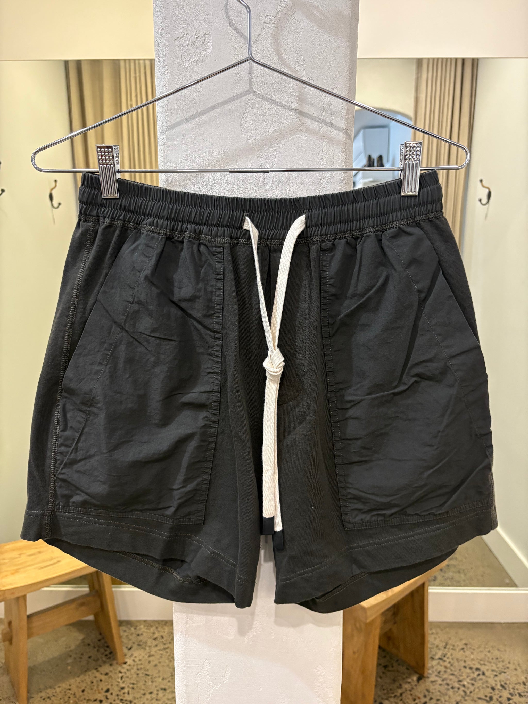 Bassike Contrast Pocket Detail Short - Slate Grey