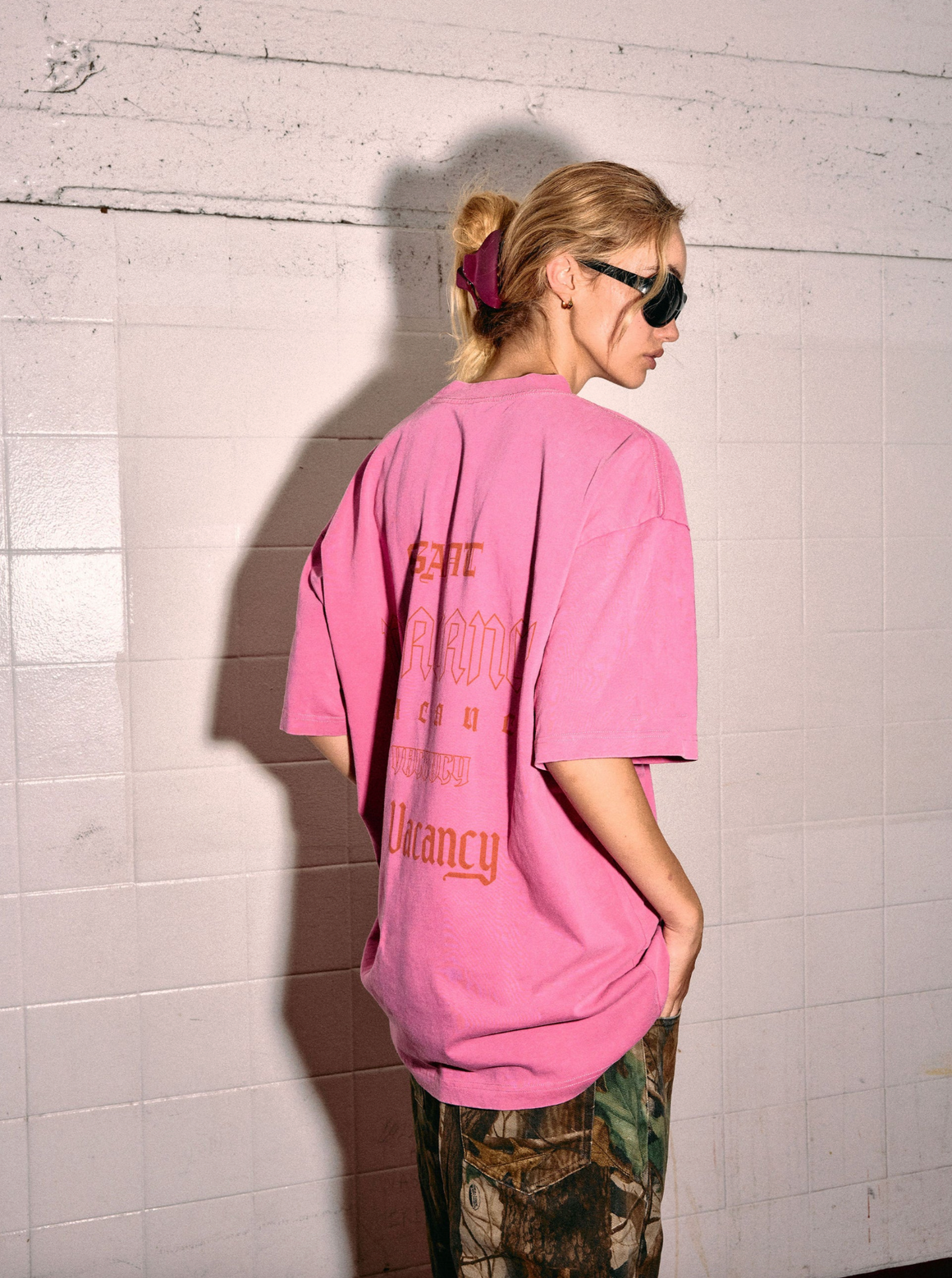 Ssaint No Vacancy Tee - Dark Pink Acid Wash