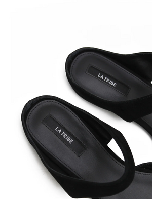 La Tribe Point Mule - Black Suede