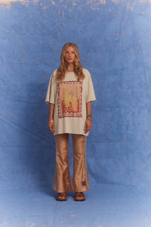 Kinga Csilla Hibiscus Tee