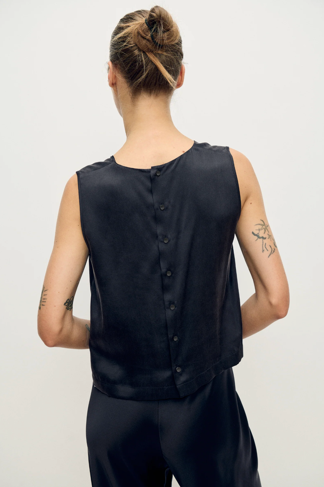 Silk Laundry Elena Top - Black