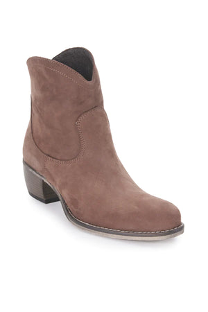 Estilo Emporio Nubuk Love Zip Boot - Chocolate